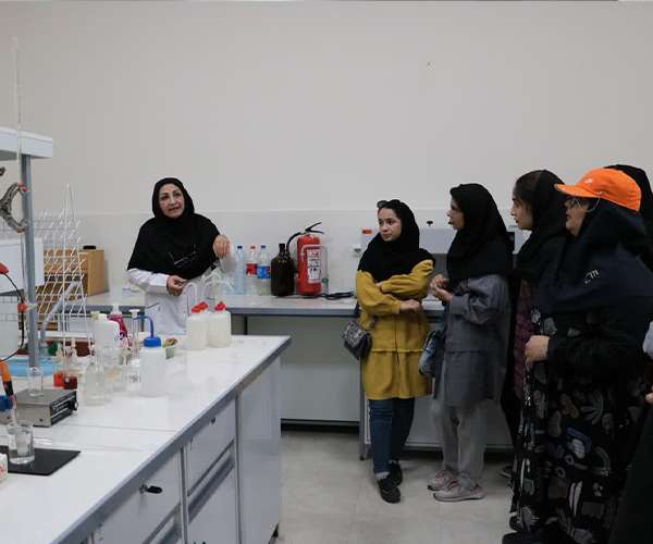 اردوی علمی تفریحی اصفهان برای دانش آموزان دبیرستان دخترانه دوره دوم