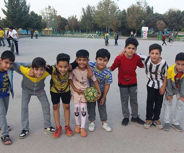 اجرای جشنواره هفته ملی کودک توسط مجتمع آموزشی حضرت جوادالائمه (ع) / ارائه توانمندی های دانش آموزان یزدی به مناسبت هفته ملی کودک