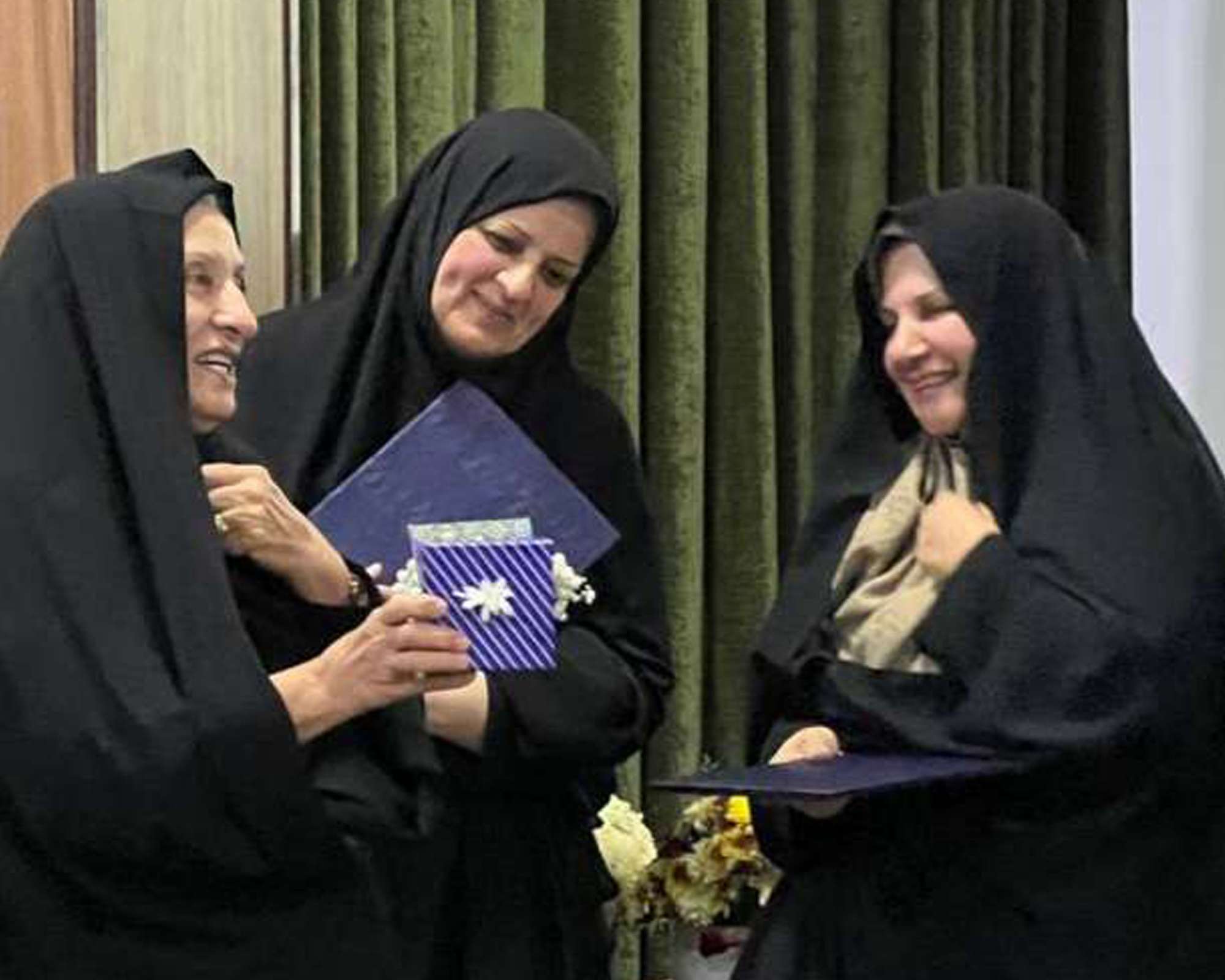 تودیع و معارفه مدیر دبستان دخترانه