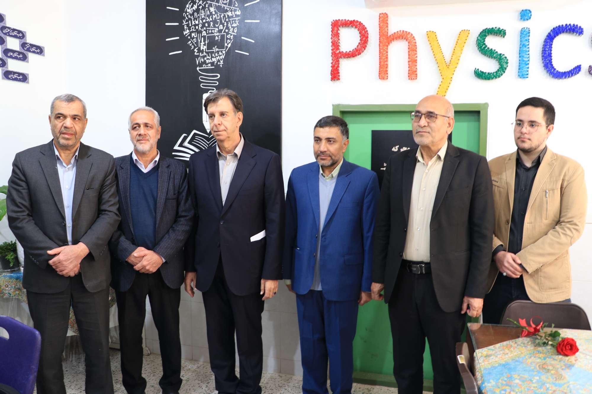 رونمایی از اولین کلاس تخصصی درس فیزیک در مجتمع آموزشی حضرت جوادالائمه(ع)