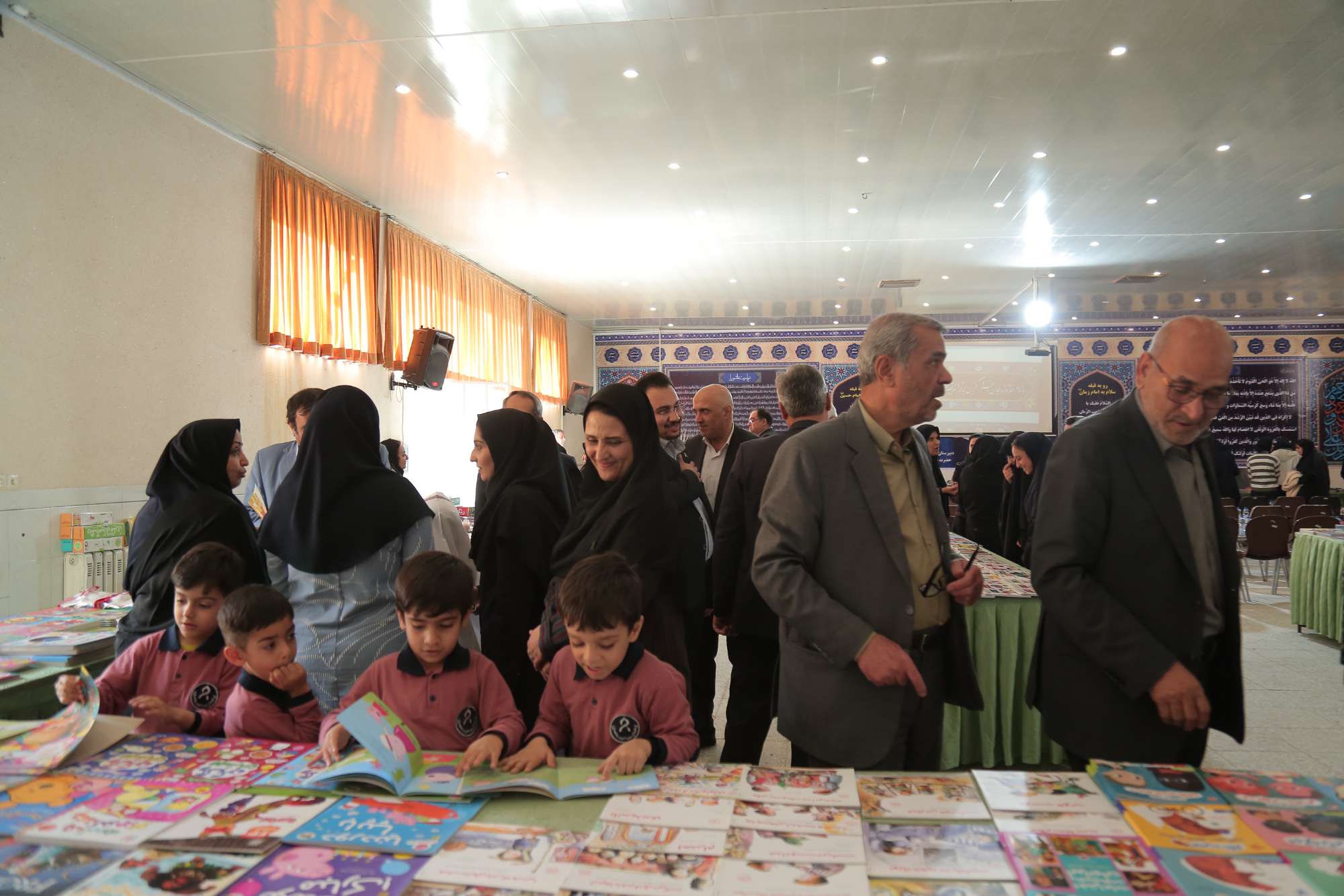 افتتاح نمایشگاه تخصصی کتاب کودک و نوجوان آبان